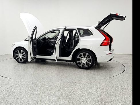 Used 2021 Volvo XC60 T8 Inscription w/ Advanced Package AWD/4WD image 12