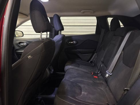 Used 2015 Jeep Cherokee Latitude AWD/4WD image 20