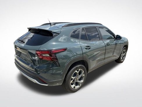 Used 2026 Chevrolet Trax LT w/ Driver Confidence Package FWD image 6