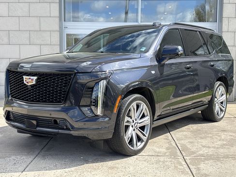 Used 2025 Cadillac Escalade Sport Platinum AWD/4WD image 12