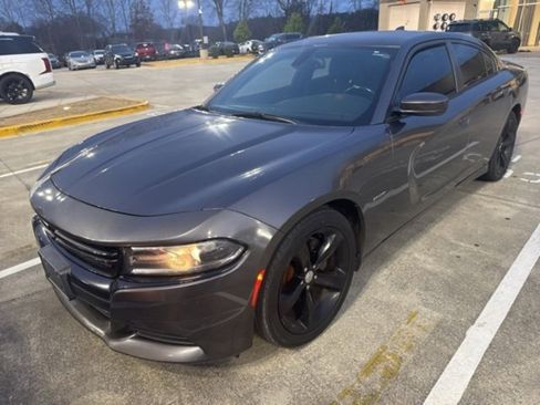 Used 2016 Dodge Charger R/T image 2