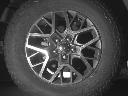 Used 2025 Jeep Wrangler Sahara image 15