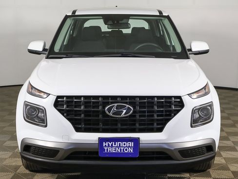Used 2020 Hyundai Venue SE image 8