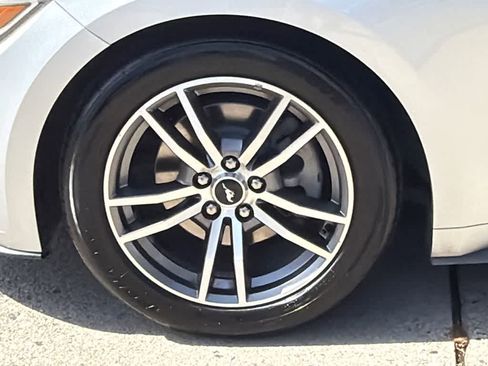 Used 2017 Ford Mustang Premium image 9