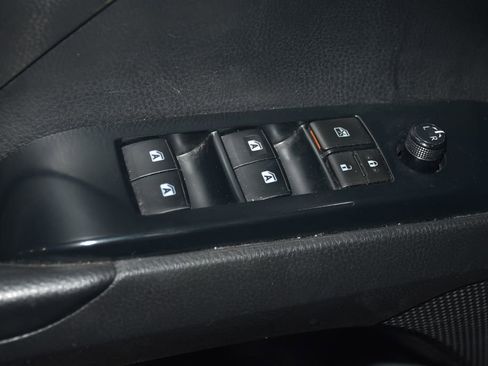 Used 2020 Toyota Camry SE FWD image 22