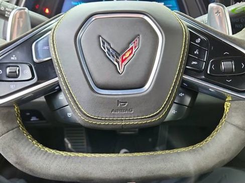 Used 2022 Chevrolet Corvette Stingray Premium Conv w/ Z51 Performance Package RWD image 37