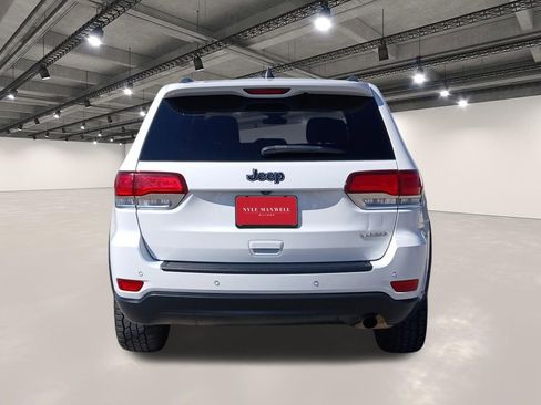 Used 2021 Jeep Grand Cherokee Laredo image 14