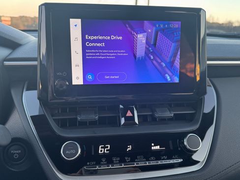 Used 2025 Toyota Corolla Cross AWD Hybrid image 20