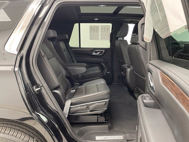 Used 2024 Chevrolet Tahoe High Country AWD/4WD image 16