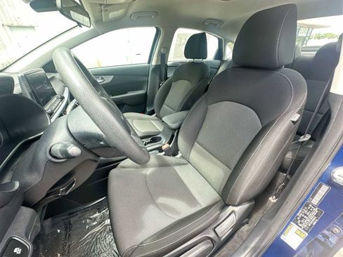 Used 2023 Kia Forte LXS image 13