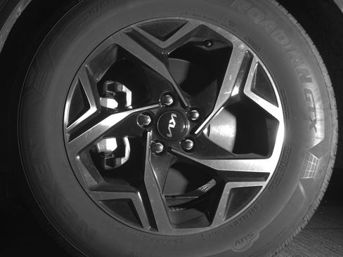 Used 2025 Kia Sportage LX image 12