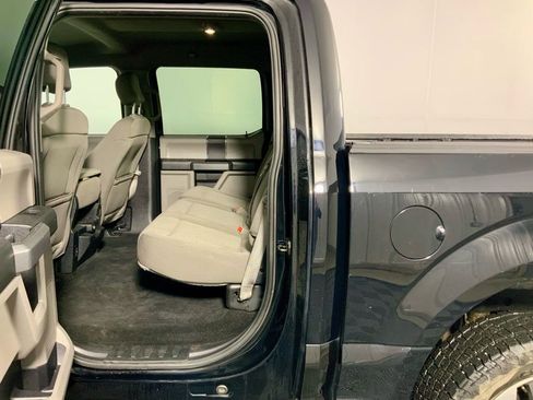 Used 2018 Ford F150 XLT image 28