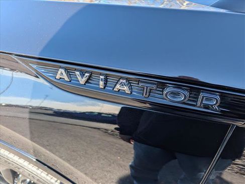 Used 2023 Lincoln Aviator Reserve w/ Equipment Group 201A image 10