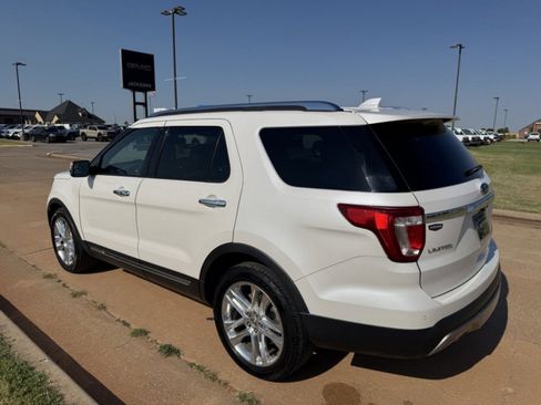 Used 2017 Ford Explorer Limited image 5