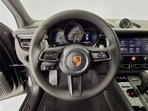 New 2026 Porsche Macan image 16