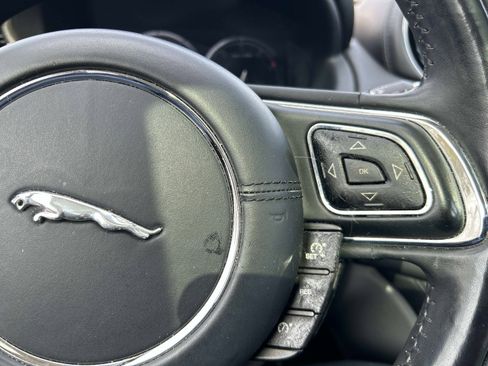 Used 2012 Jaguar XJ image 26