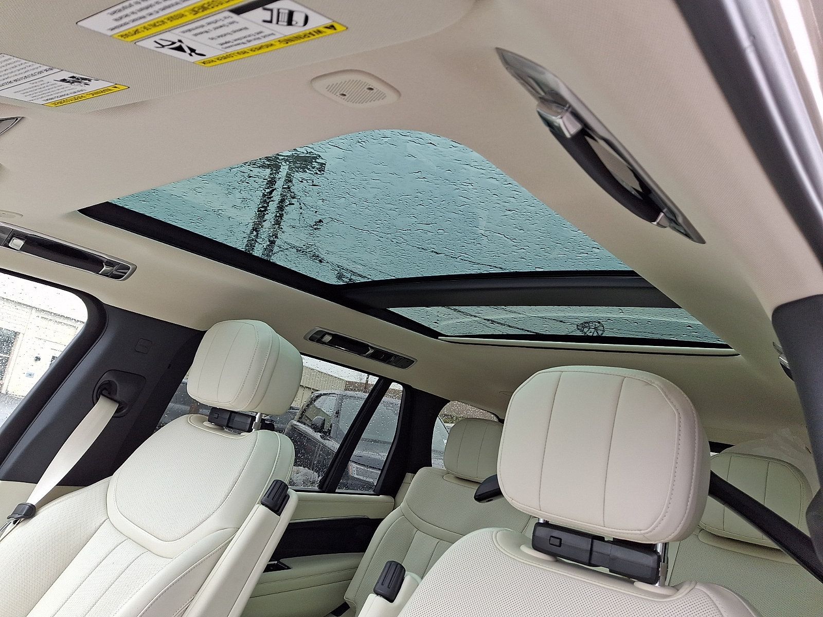 New 2026 Land Rover Range Rover Long Wheelbase SE AWD/4WD image 11