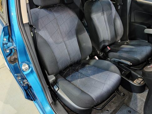 Used 2012 MAZDA MAZDA2 Sport image 28