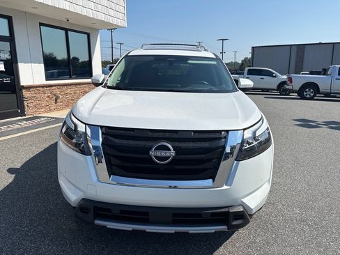 Used 2025 Nissan Pathfinder Platinum w/ Cargo Package FWD image 12