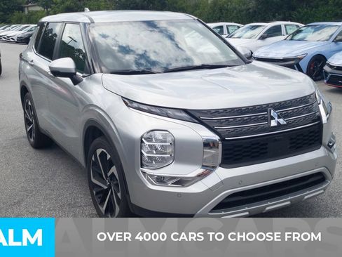 Used 2024 Mitsubishi Outlander SE FWD image 2