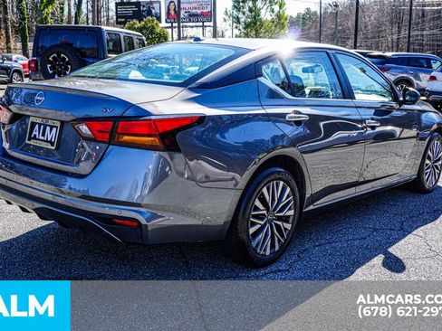 Used 2024 Nissan Altima 2.5 SV image 6