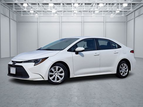 Used 2024 Toyota Corolla LE FWD image 1