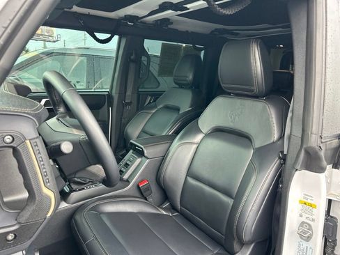 Used 2025 Ford Bronco Badlands AWD/4WD image 19