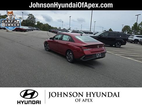Certified 2025 Hyundai Elantra Sport FWD image 17