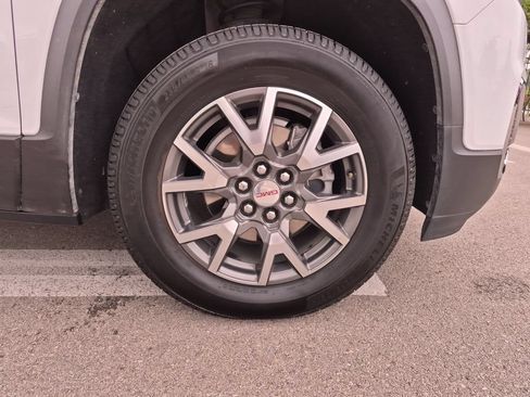 Used 2021 GMC Acadia SLE FWD image 13