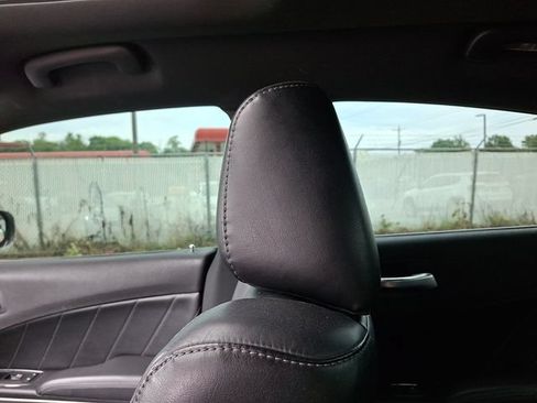 Used 2017 Dodge Charger SXT w/ AWD Plus Group image 17