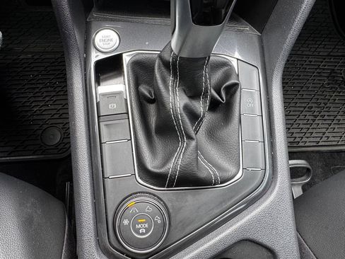 Used 2024 Volkswagen Tiguan SE AWD/4WD image 20