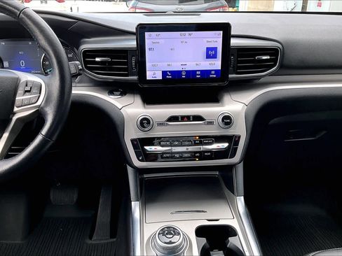 Used 2023 Ford Explorer XLT w/ Equipment Group 202A image 9