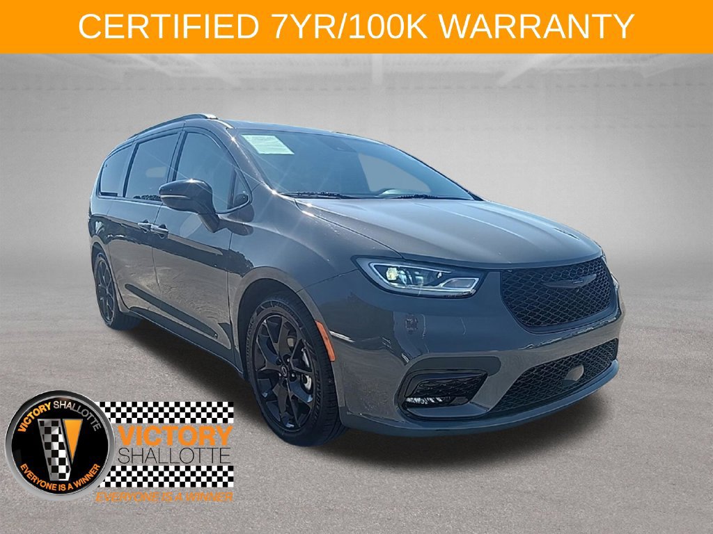 Used 2025 Chrysler Pacifica Limited FWD image 1