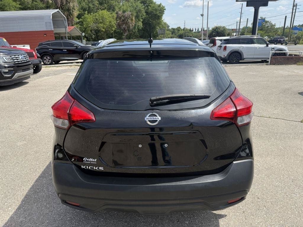 Used 2019 Nissan Kicks S FWD image 6