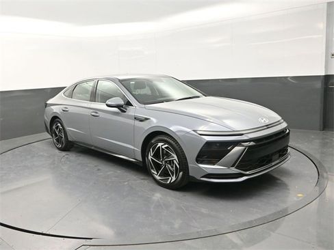 New 2026 Hyundai Sonata SEL image 2