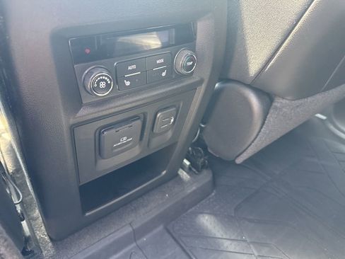 Used 2018 Chevrolet Traverse Premier w/ Driver Confidence II Package FWD image 15