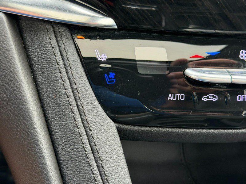 Used 2020 Cadillac XT6 Premium Luxury AWD/4WD image 24