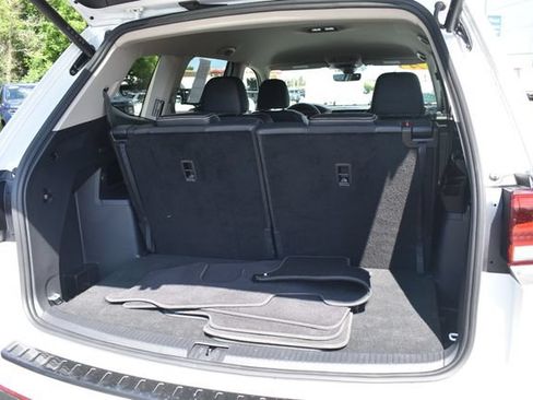 Used 2024 Volkswagen Atlas SE AWD/4WD image 18