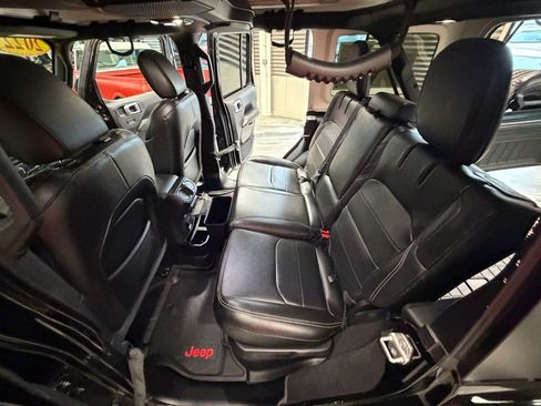 Used 2022 Jeep Wrangler Unlimited Sahara w/ Cold Weather Group AWD/4WD image 55