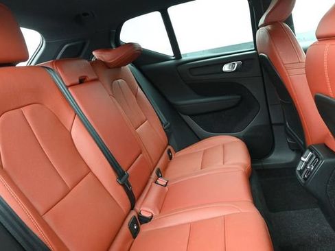 Used 2019 Volvo XC40 T5 Momentum AWD/4WD image 31