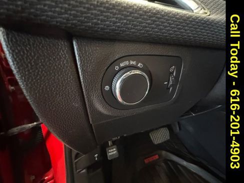 Used 2018 Chevrolet Cruze LT image 21