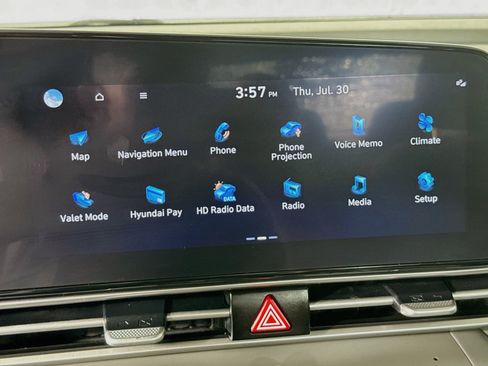 Used 2023 Hyundai Elantra SEL w/ Convenience Package FWD image 17