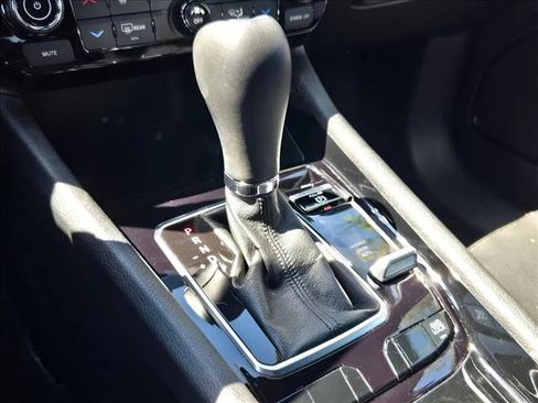 Used 2025 Jeep Compass Limited image 12