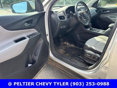 Used 2018 Chevrolet Equinox LT FWD image 11