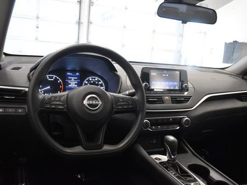 Used 2023 Nissan Altima 2.5 S FWD image 23