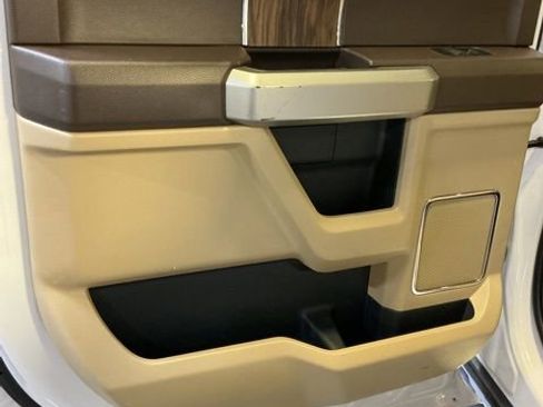 Used 2019 Ford F150 Lariat image 23