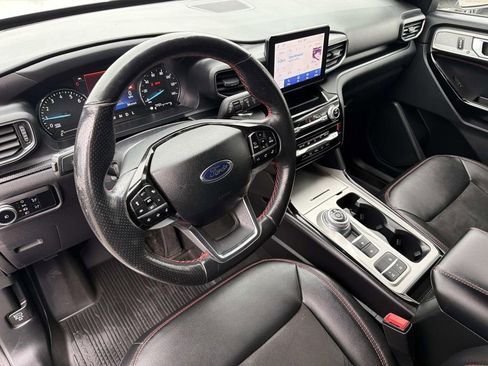 Certified 2023 Ford Explorer ST-Line w/ Class IV Trailer Tow Package image 8