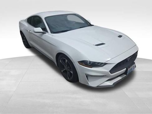 Used 2018 Ford Mustang Coupe RWD image 5