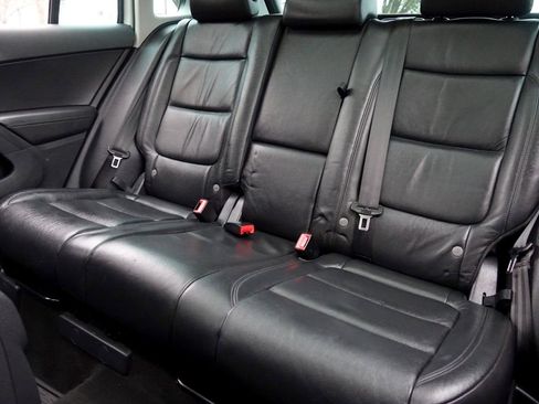 Used 2017 Volkswagen Tiguan Sport image 12