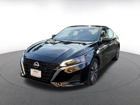 Used 2025 Nissan Altima 2.5 SV image 6